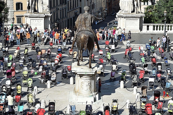 Protesta asili nido a Roma