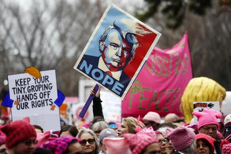 Marcia delle donne contro Trump